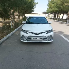 Toyota Camry 2020