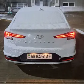 Hyundai Elantra 2020