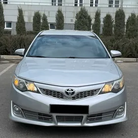 Toyota Camry 2014