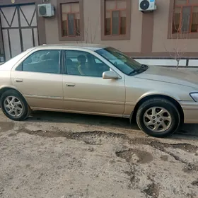 Toyota Camry 2000