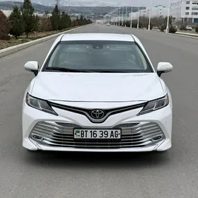 Toyota Camry 2018