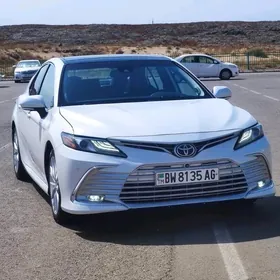 Toyota Camry 2021