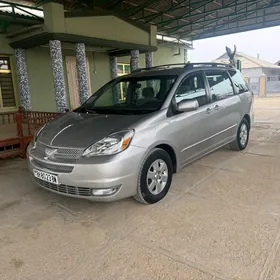 Toyota Sienna 2004