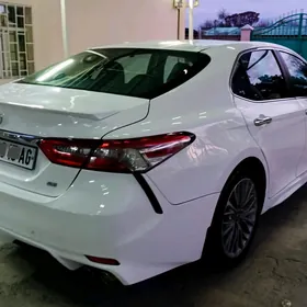 Toyota Camry 2019