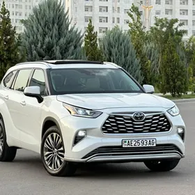 Toyota Highlander 2021