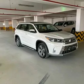 Toyota Highlander 2019