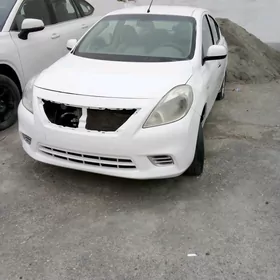 Nissan Versa 2012