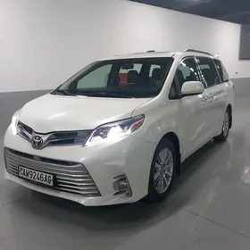 Toyota Sienna 2016