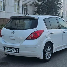 Nissan Tiida 2006