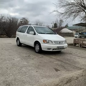 Toyota Sienna 2002