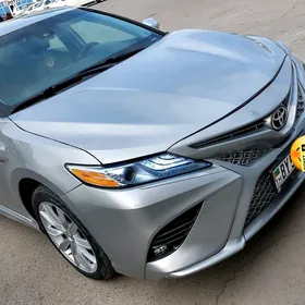 Toyota Camry 2018