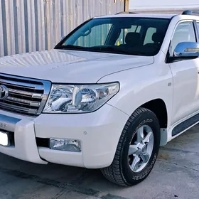 Toyota Land Cruiser 2011