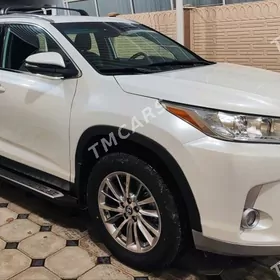 Toyota Highlander 2019