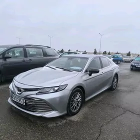 Toyota Camry 2018