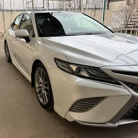 Toyota Camry 2018