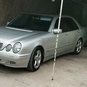 Mercedes-Benz E320 2002