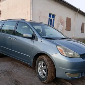 Toyota Sienna 2004