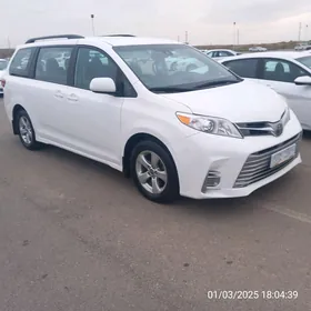 Toyota Sienna 2020