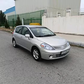 Nissan Versa 2011