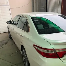 Toyota Camry 2015