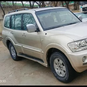 Mitsubishi Pajero 2005