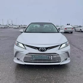 Toyota Camry 2021