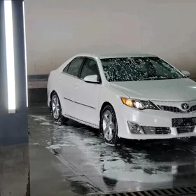 Toyota Camry 2013