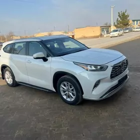 Toyota Highlander 2021