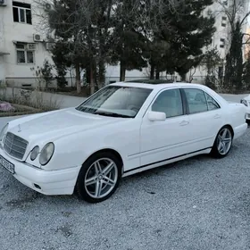 Mercedes-Benz E320 1996