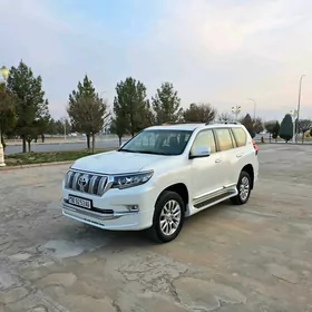 Toyota Land Cruiser Prado 2022