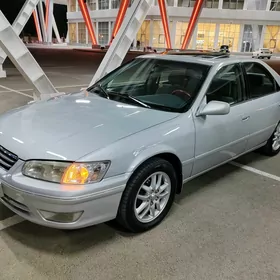 Toyota Camry 2000