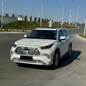 Toyota Highlander 2021