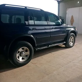 Mitsubishi Montero Sport 2003