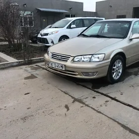 Toyota Camry 2000