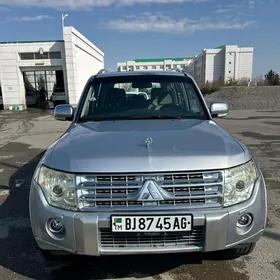 Mitsubishi Pajero 2009