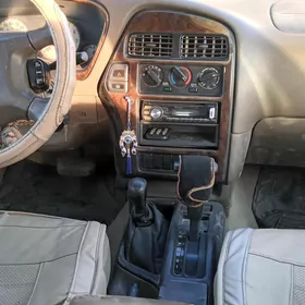 Nissan Pathfinder 1999