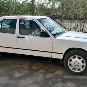 Mercedes-Benz 190E 1986