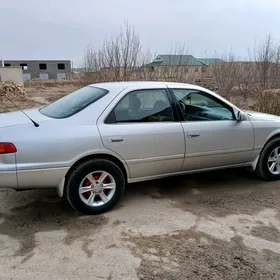 Toyota Camry 2000