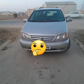 Toyota Sienna 2001