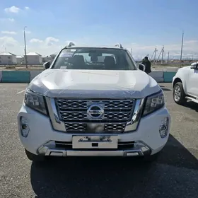 Nissan Navara 2024