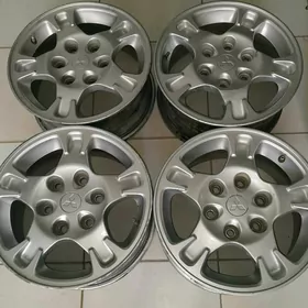 Pajero 2007-2010 diska 16 lyk