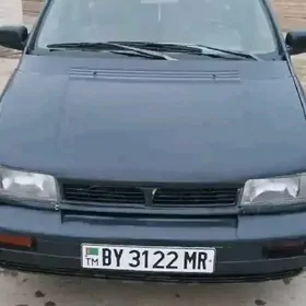 Mitsubishi Chariot 1994