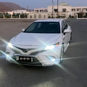 Toyota Camry 2018