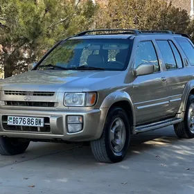 Infiniti QX4 1999