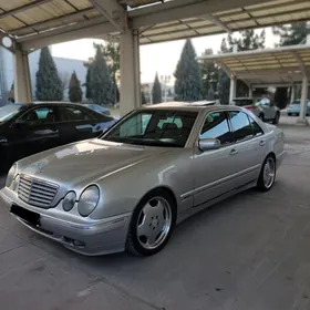 Mercedes-Benz E320 2000