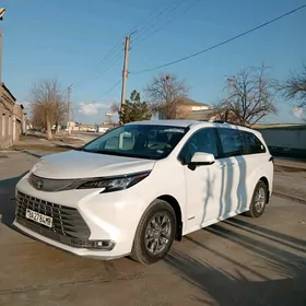 Toyota Sienna 2021