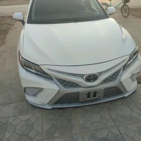 Toyota Camry 2020