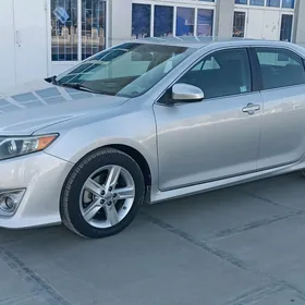 Toyota Camry 2014