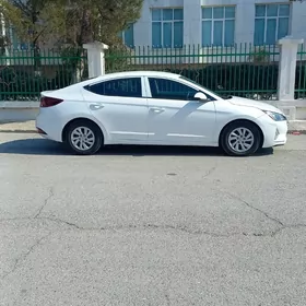 Hyundai Elantra 2019