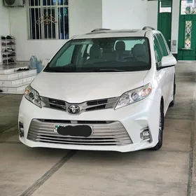 Toyota Sienna 2018